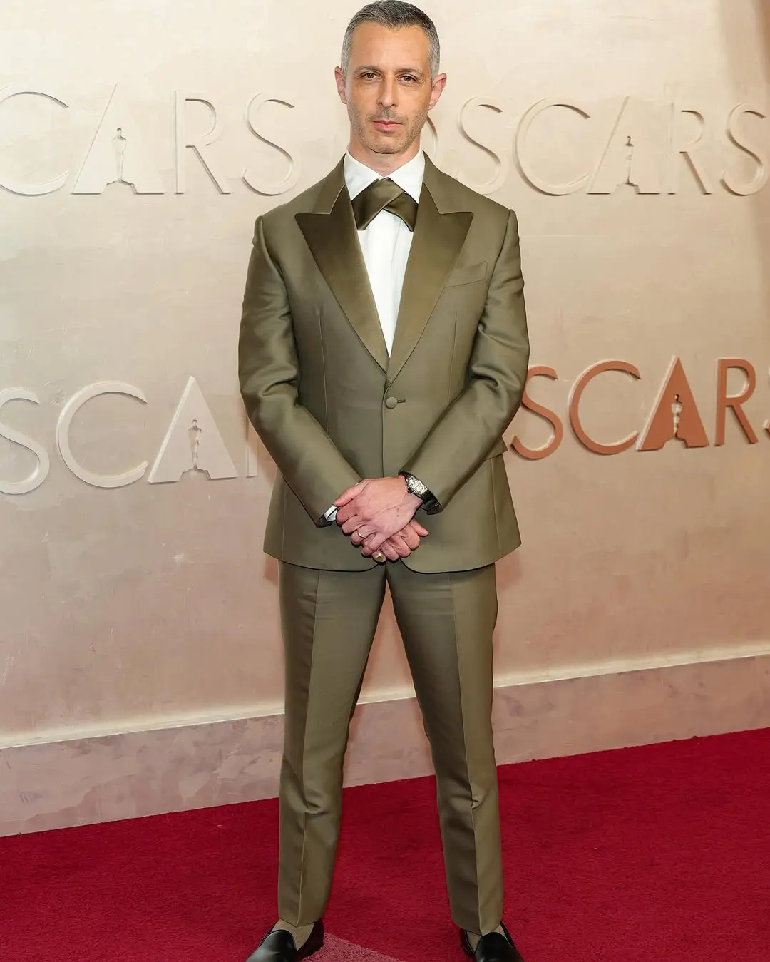 LORO-PIANA_JEREMY-STRONG-97th-Academy-Awards