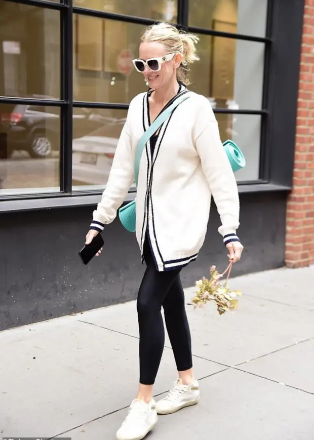 MARC JACOBS – Naomi Watts