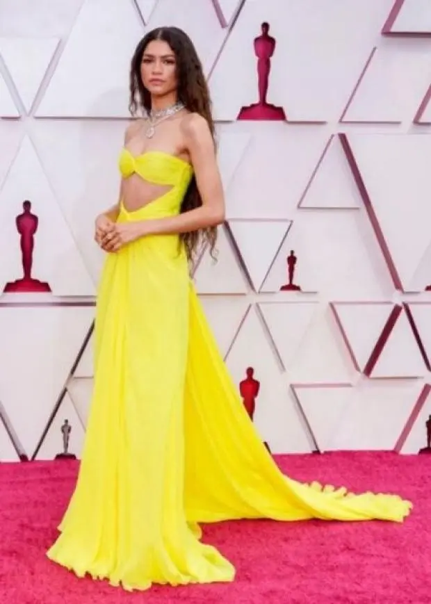 VALENTINO – Zendaya