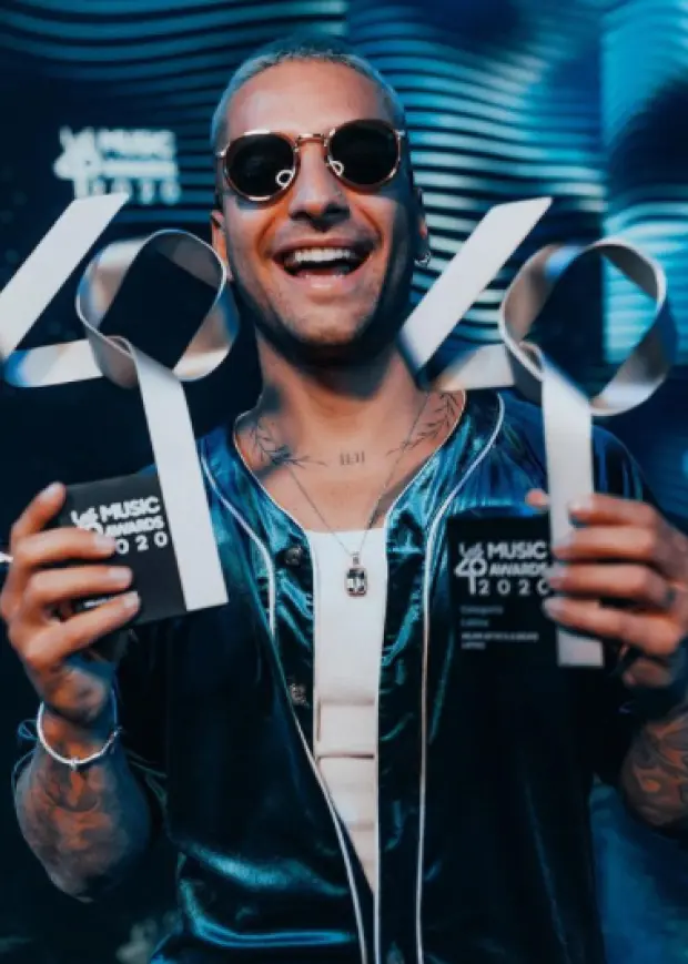 DAVID BECKHAM EYEWEAR – Maluma
