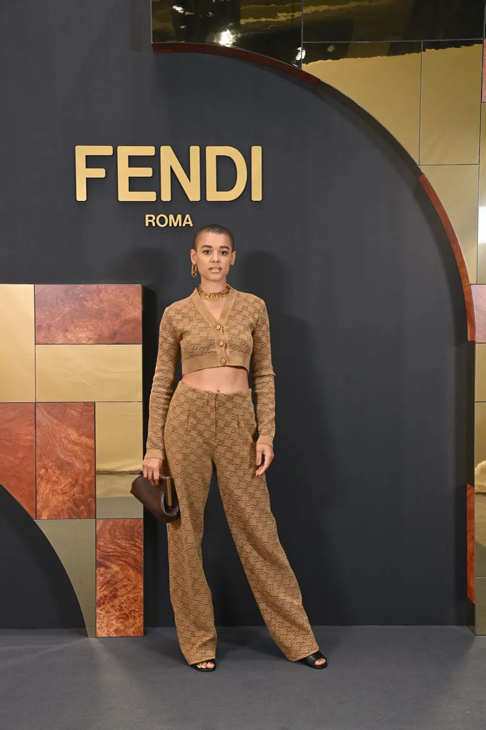 FENDI_S22-WOMENS-FASHION-SHOW